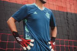 雷速体育下载-格拉纳达全队努力晋级，门将立下赛季首功