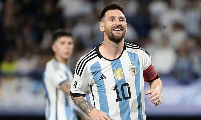 梅西被誉为最佳球员,备受瞩目 梅西被誉为最佳球员,备受瞩目