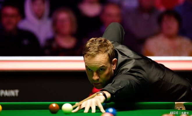 关于目不转睛观看神秘黑马崭露头角的信息 关于目不转睛观看神秘黑马崭露头角的信息