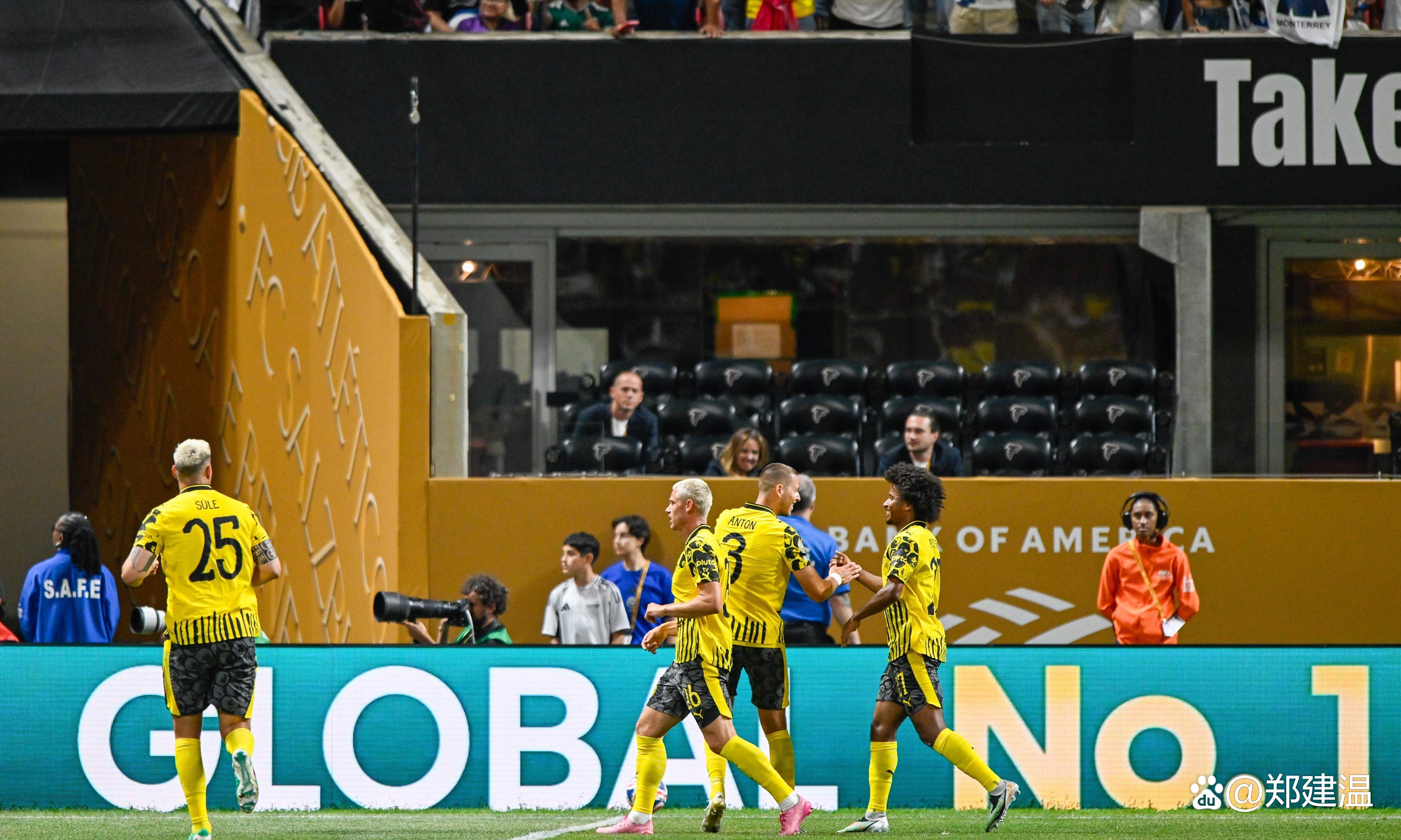 关于多特蒙德客场惨败,球队士气再次受挫的信息 关于多特蒙德客场惨败,球队士气再次受挫的信息