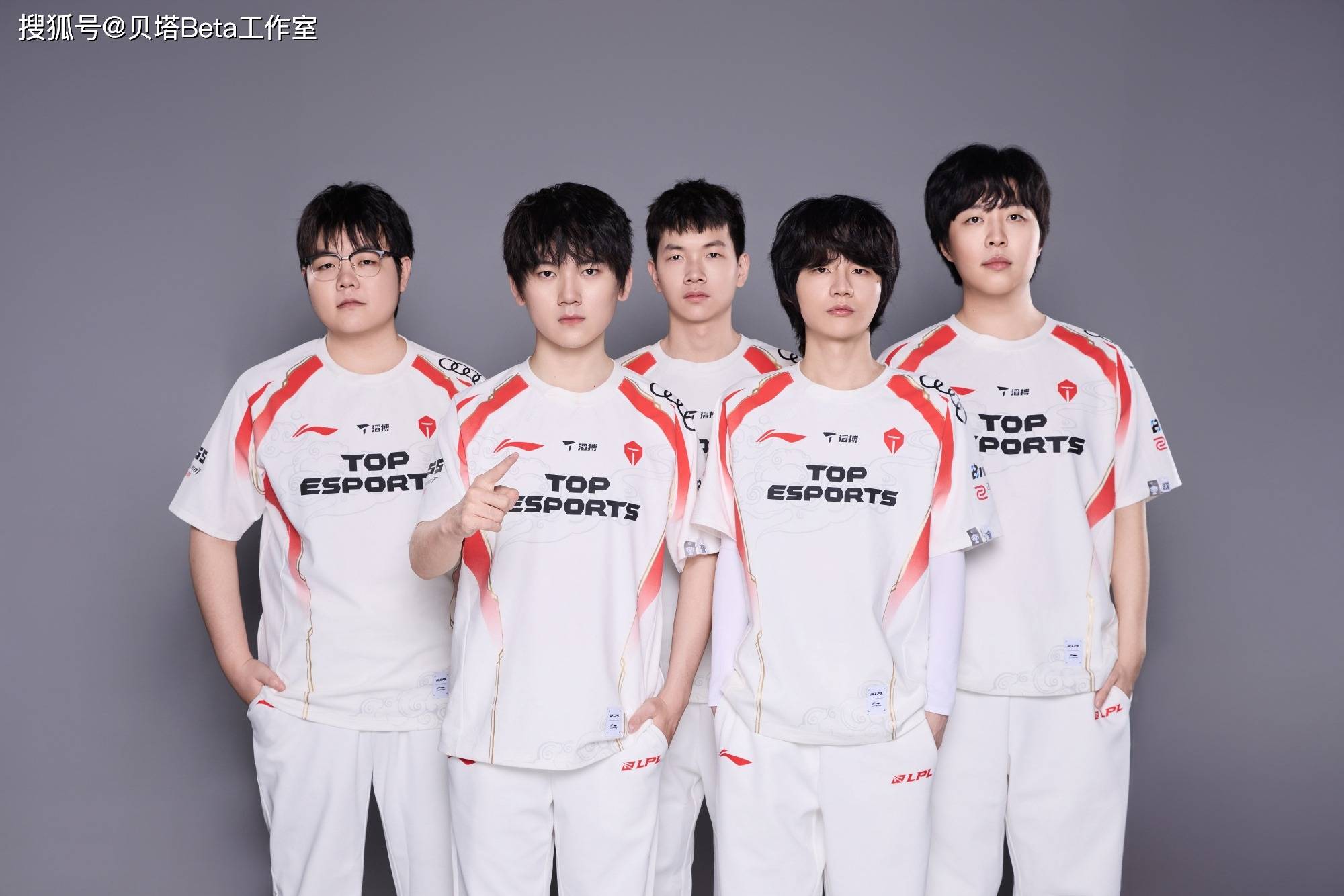 关于HLE险胜TES,Gumayusi线上压制力十足顶尖较量八强赛,技惊四座的信息 关于HLE险胜TES,Gumayusi线上压制力十足顶尖较量八强赛,技惊四座的信息