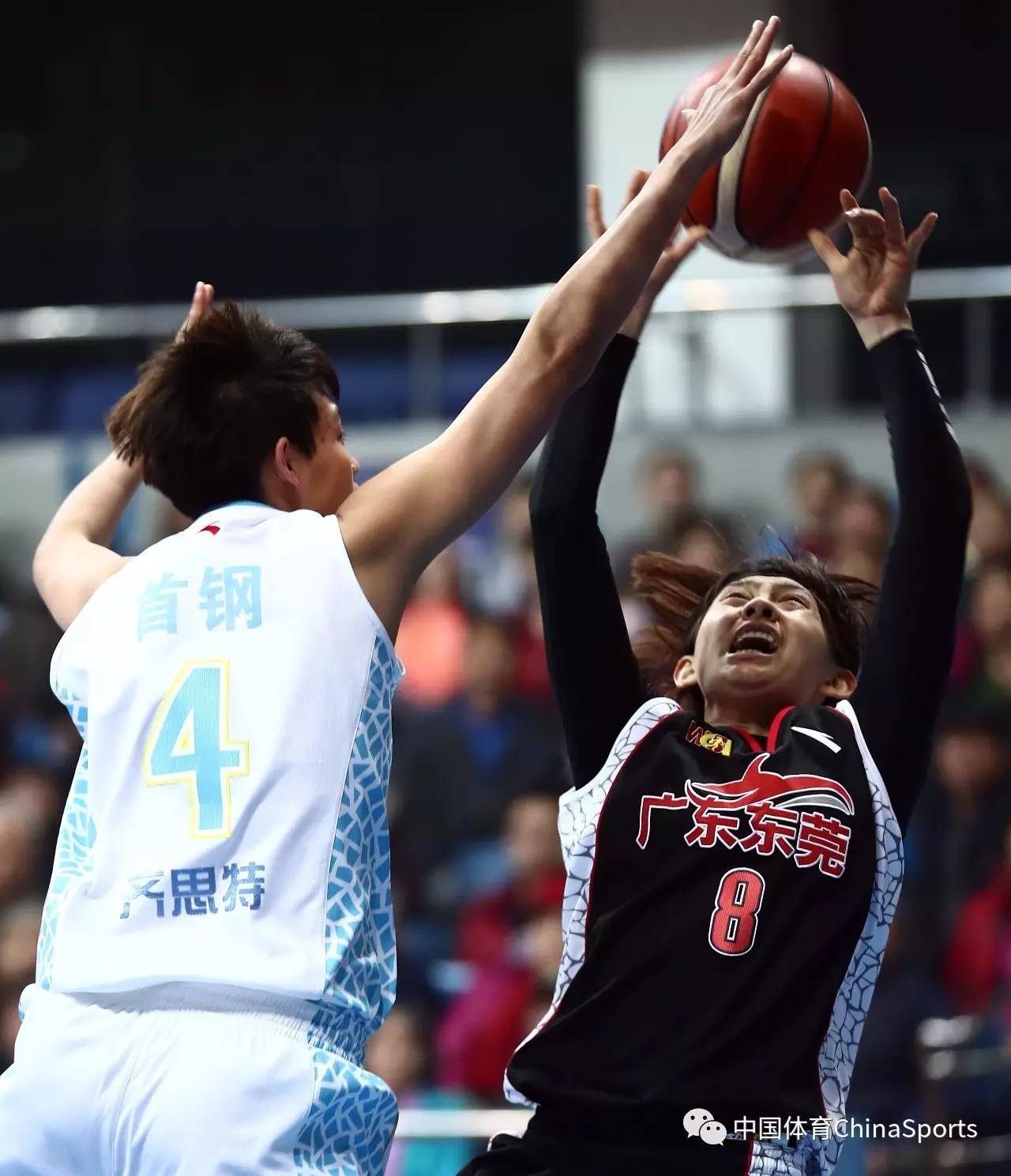 新疆队力克广东队，德罗赞扛起全队